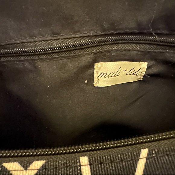 MALI & LILI Abstract print Weekender Bag NWT - Picture 5 of 11